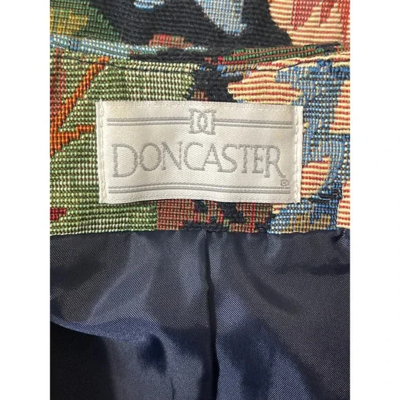 DONCASTER Vintage Boho Artistic 90's Tapestry Floral Vest Size 2 Multi Color - Picture 8 of 8